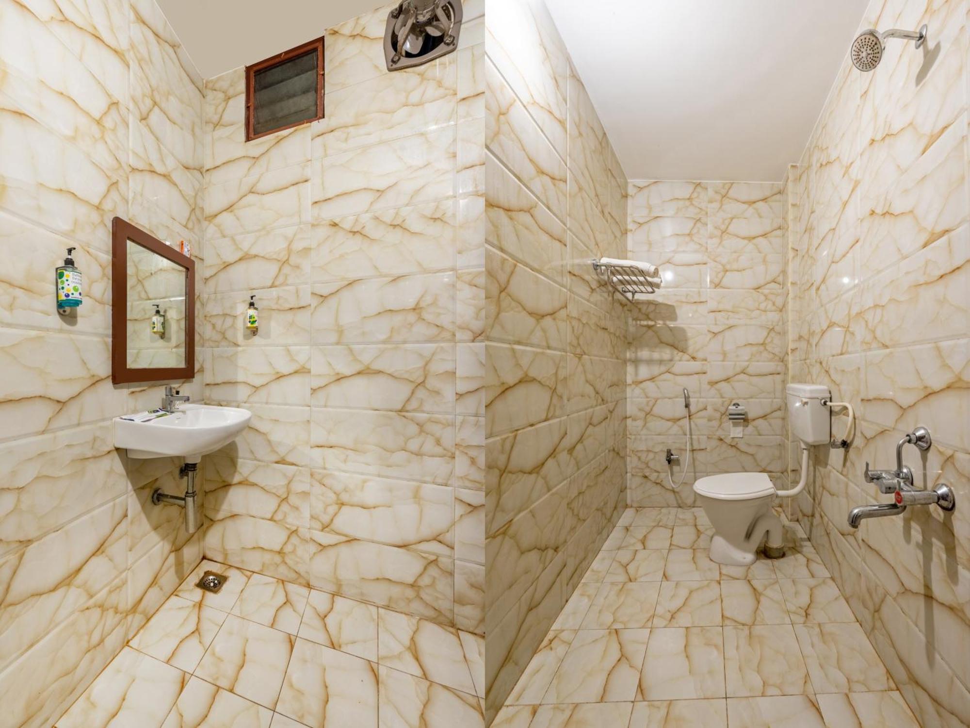 Treebo Grace Inn, 3 Min Walk From Promenade Beach Ποντισερί Εξωτερικό φωτογραφία